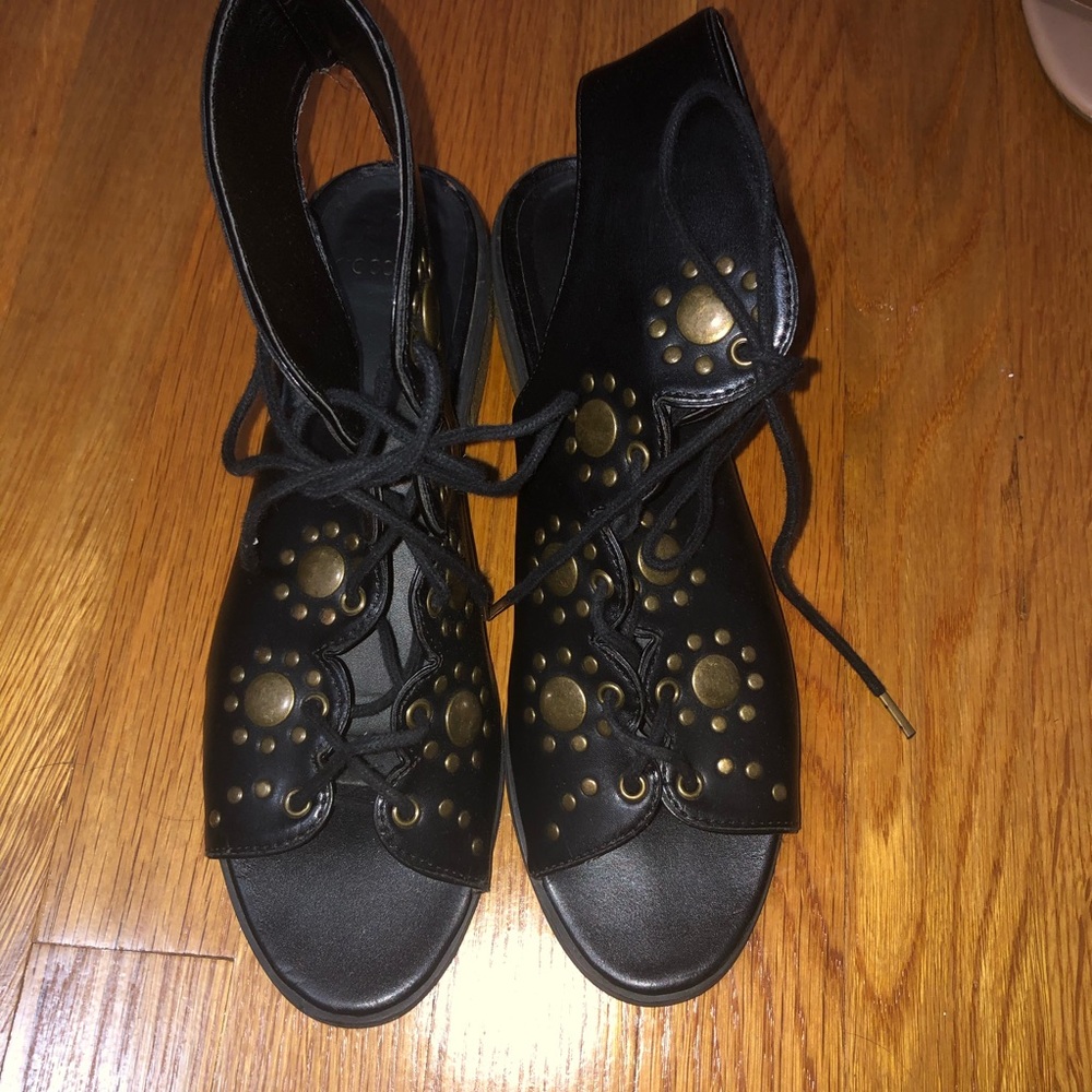Ecoté Lace Up Sandals